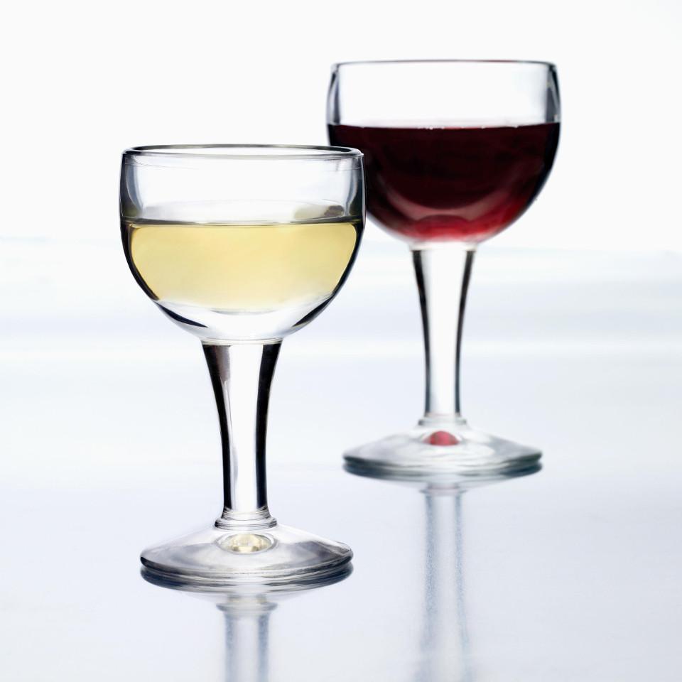 Bistrot wine glasses, styled.