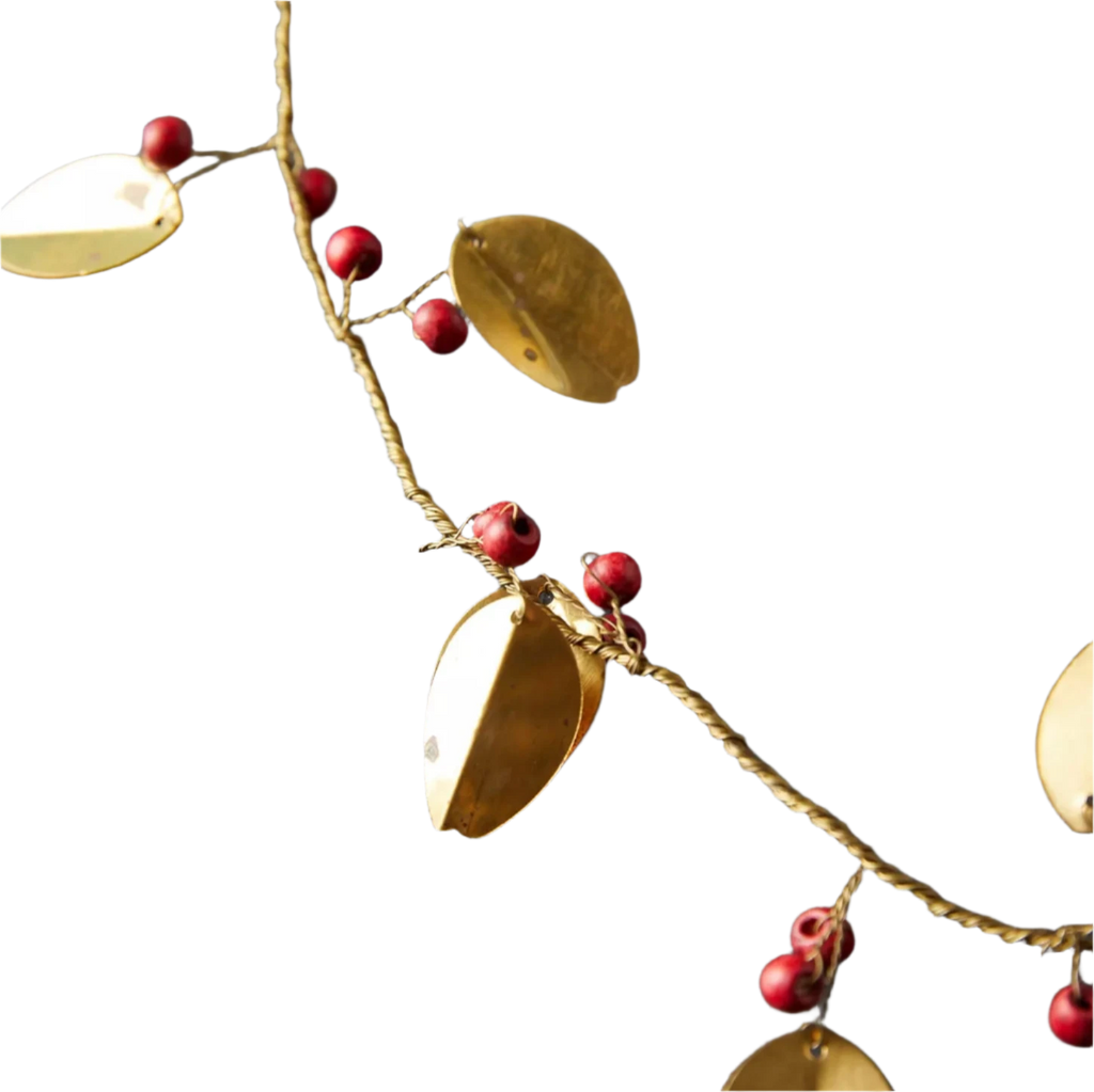 Close up gold leaf garland